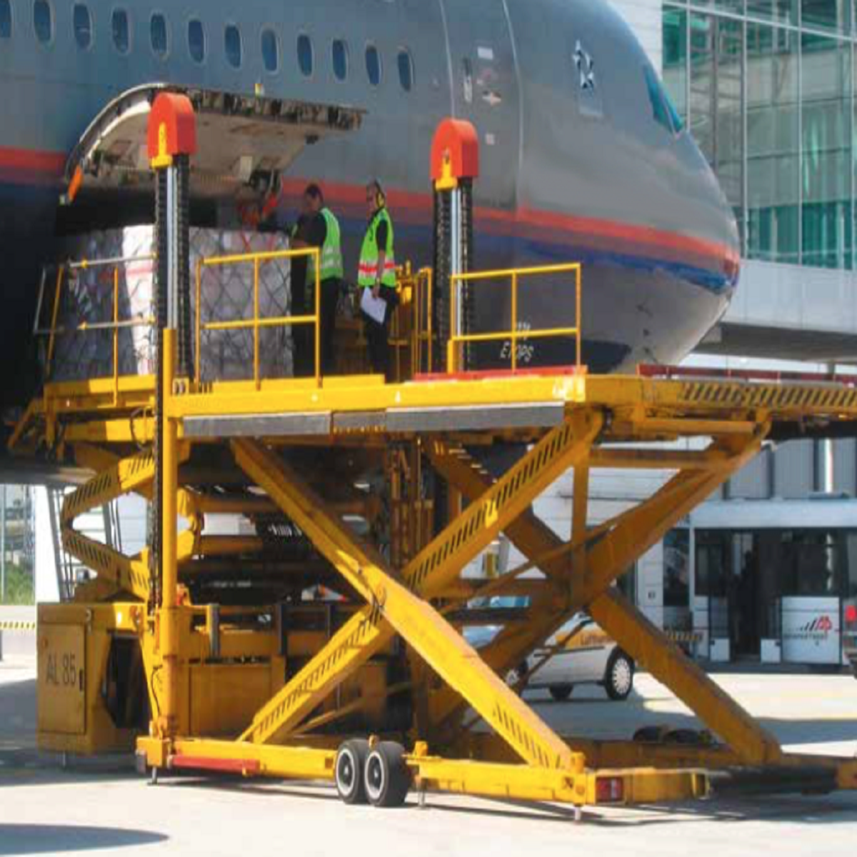 DGR Dangerous Goods Function 7.4 Basic/Refresher Training (Handling and Loading Personnel)